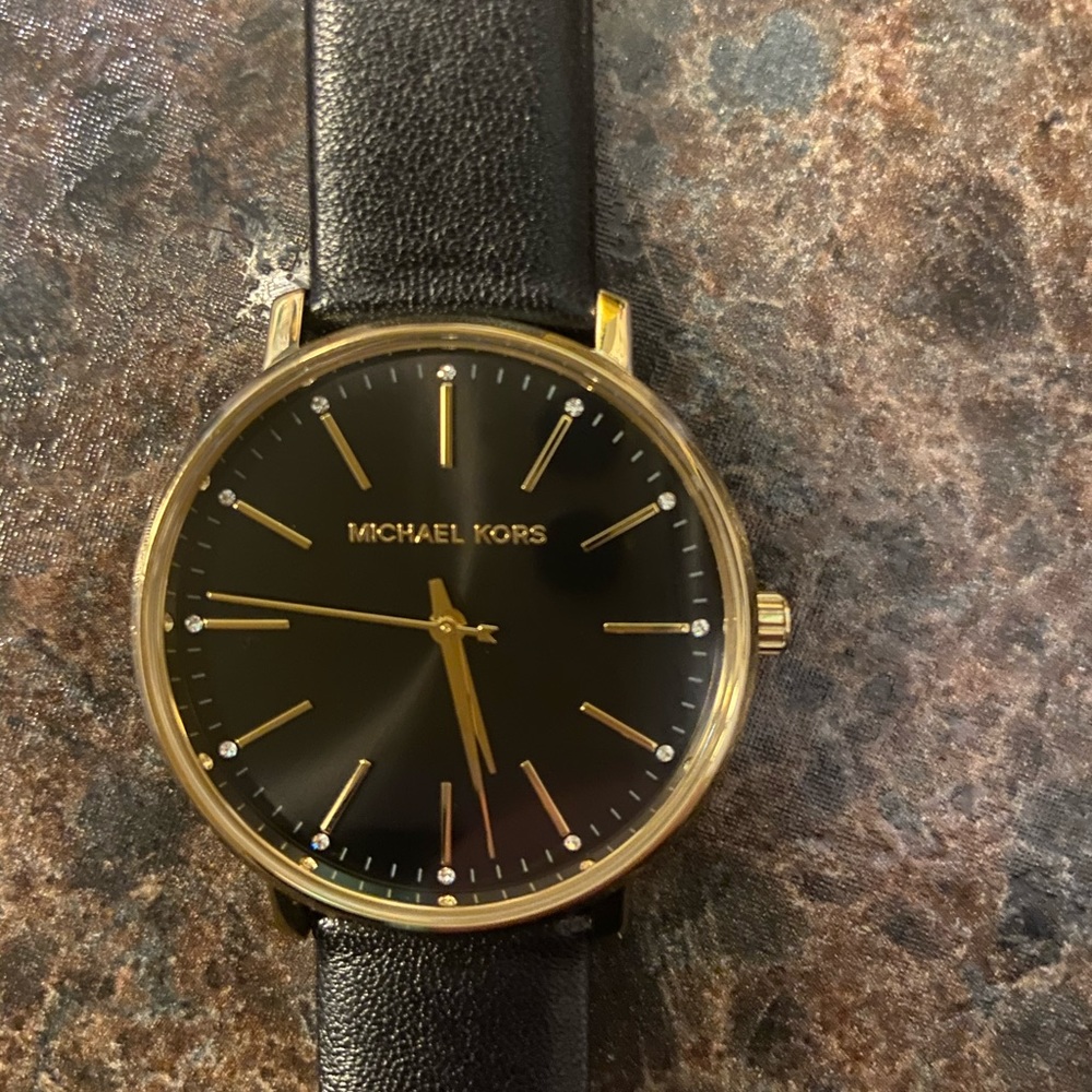 BRAND NEW Michael Kors Leather Watch